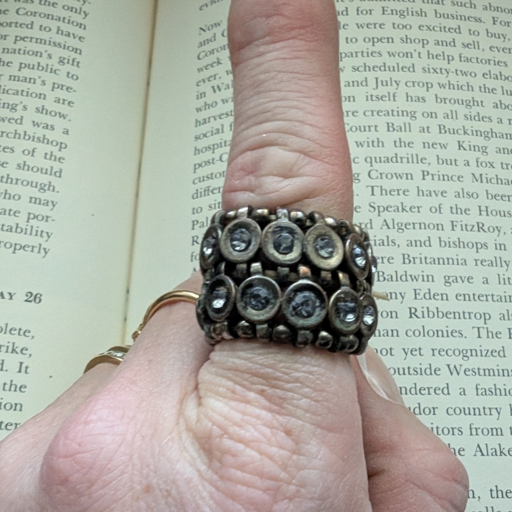 Vintage 90s Style Stretch Bronze Ring with Clear Stones